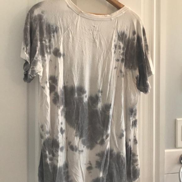 American Eagle V-Neck Tie Dye Shirt Size Small - Picture 2 of 5